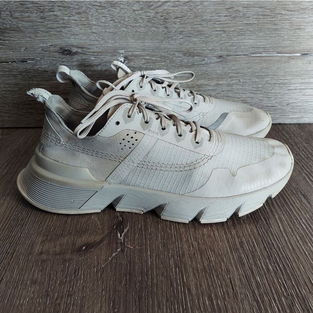 Women’s SOREL Kinetic Rush Ripstop sneakers- Size 8.5
